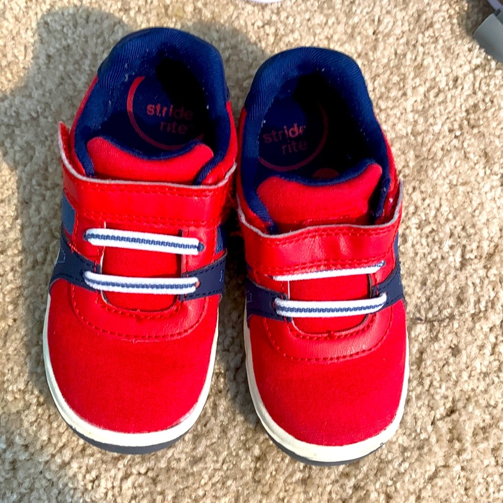 Stride-Rite Shoe 7.5 toddler shoes
